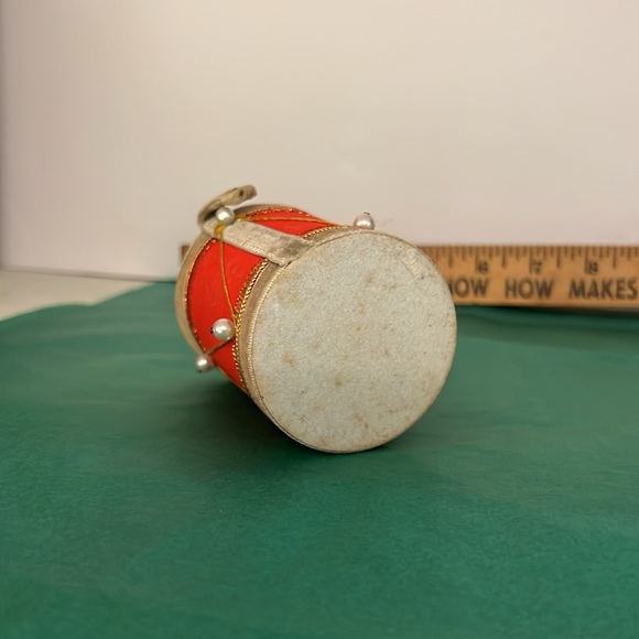 VTG 1940s 50s HANDMADE DRUM CHRISTMAS TREE ORNAMENT 3 1/2" TALL RED WHITE GOLD - Picture 5 of 5